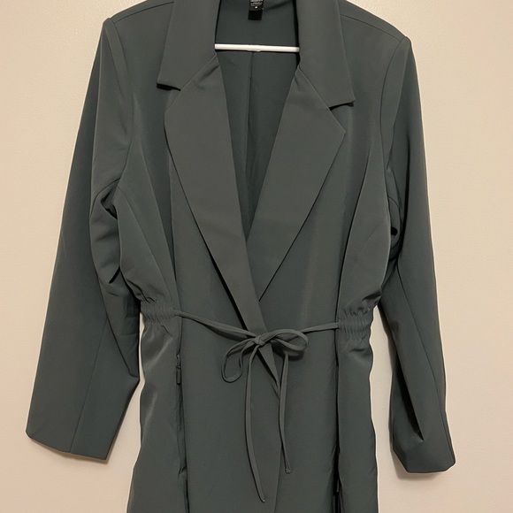 Athleta Endless Primatwill Blazer in Green - Picture 7 of 11